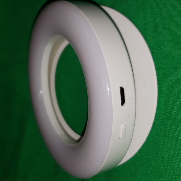 Clip On Bright White LED Ring Light with USB Cable and Soft Bag - Picture 3 of 8
